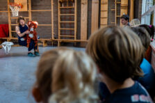 PCBO school 't Anker start met door NEOS georganiseerde theaterlessen tijdens de gouden weken.