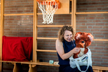 PCBO school 't Anker start met door NEOS georganiseerde theaterlessen tijdens de gouden weken.