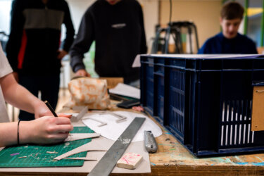 Technasium leerlingen van 't Hooghe land zijn aan het ontwerpen